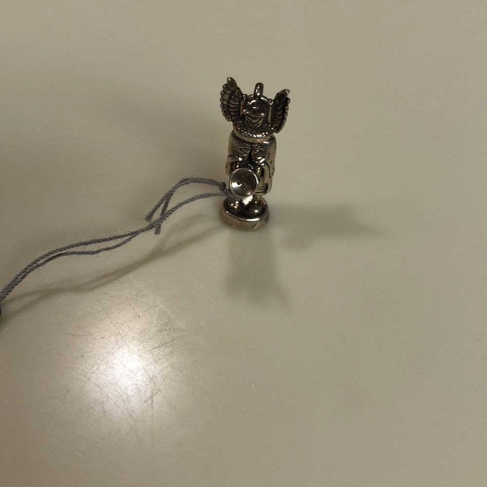 Lot of 10 sterling silver charms. - Picture 6 of 7
